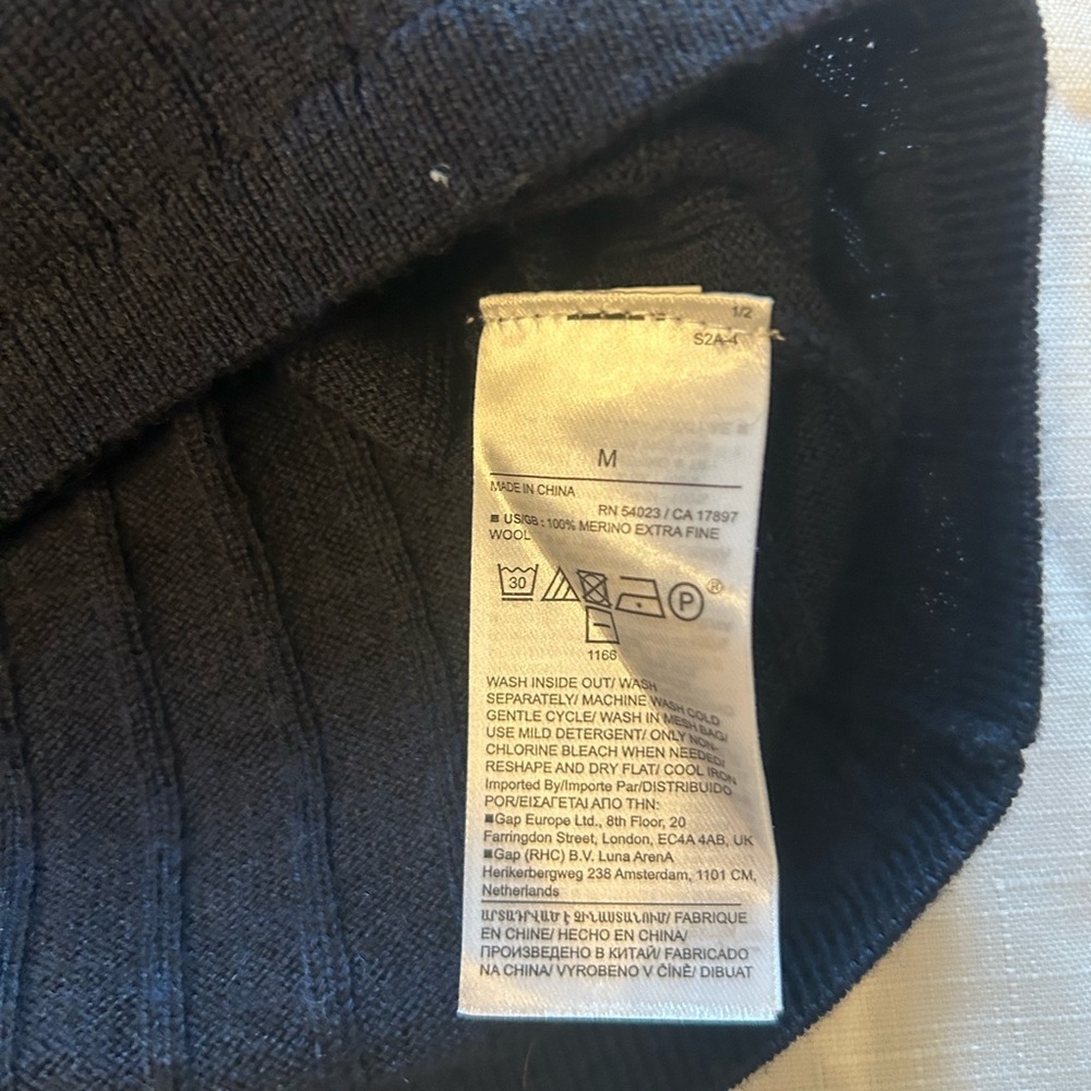 Banana Republic Navy V-Neck Knit Top - Picture 8 of 11